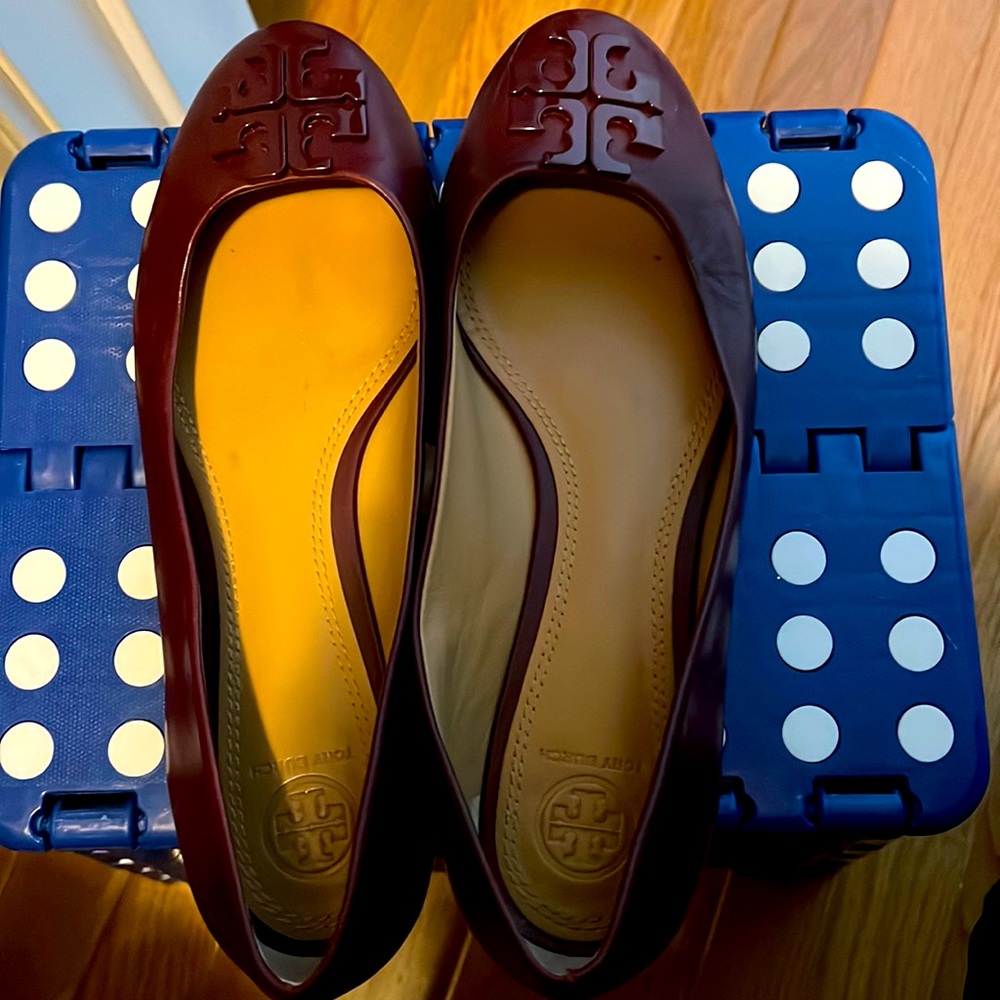Maroon soft Tory Burch flats